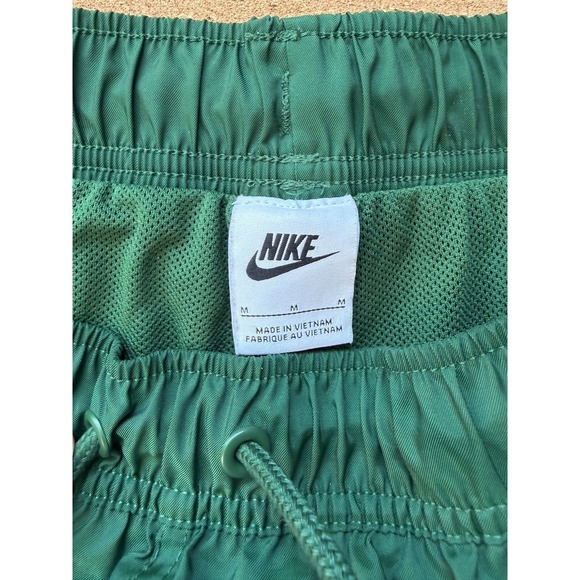 Nike Block 2.0 Logo Flow Woven Shorts Men's Medium M Dark Green 5" Inseam - Picture 3 of 3